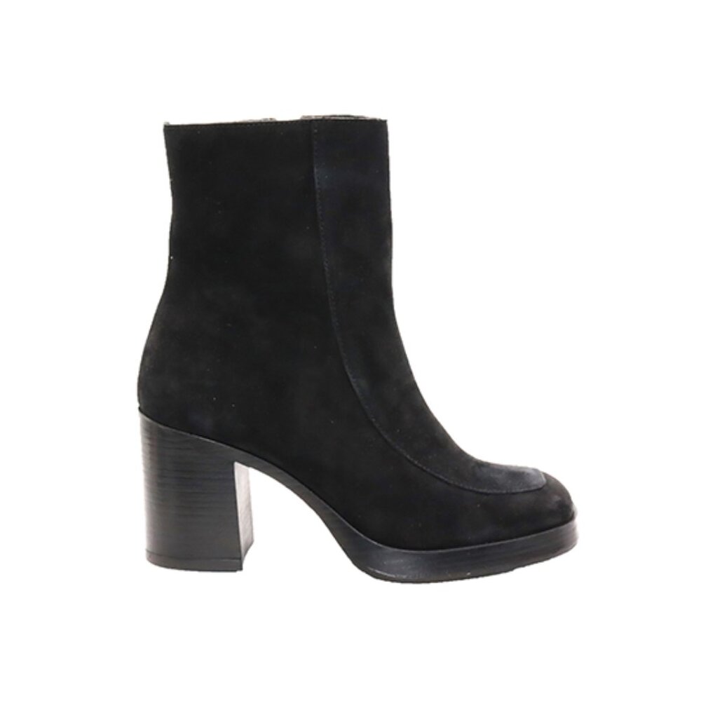Eric Michael Alice Boots